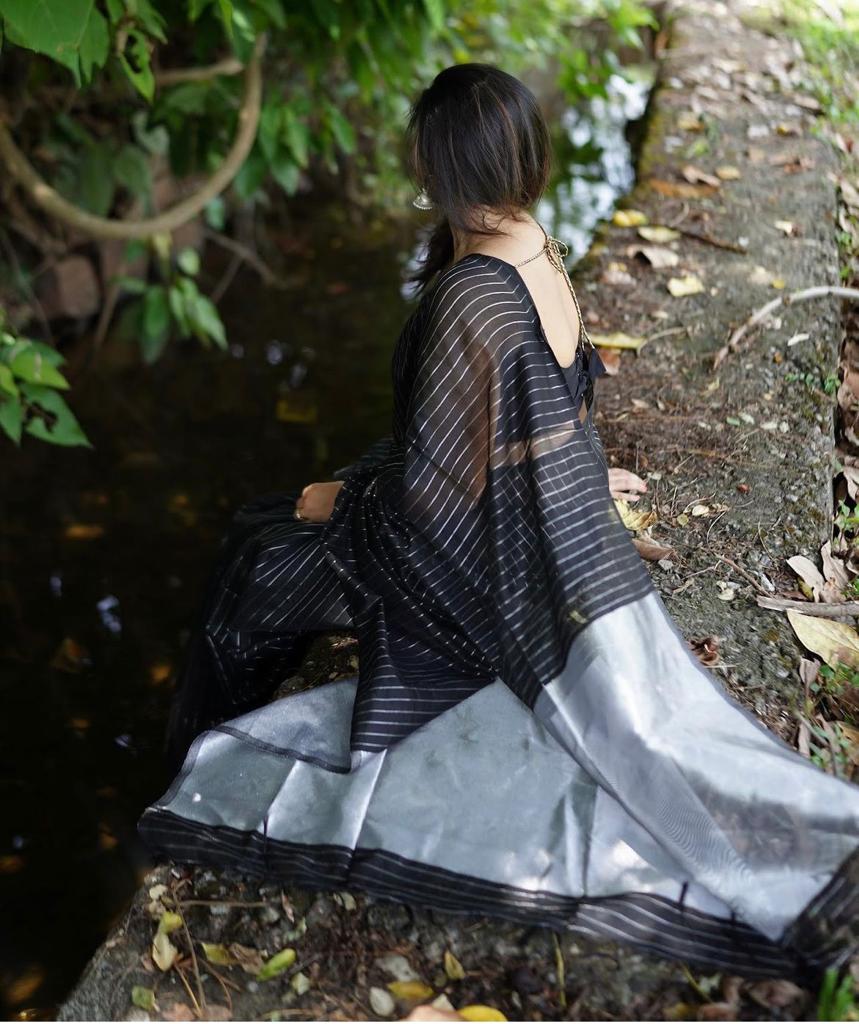 Gorgeous Black Color Banarasi Silk Saree With Weaving Work