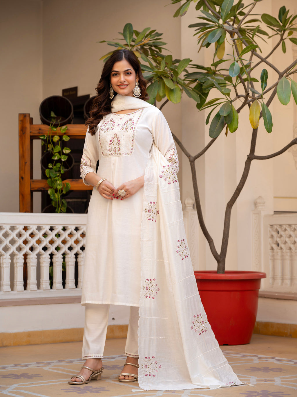 Very Attractive White Pure Viscose Mango Silk Suit Set