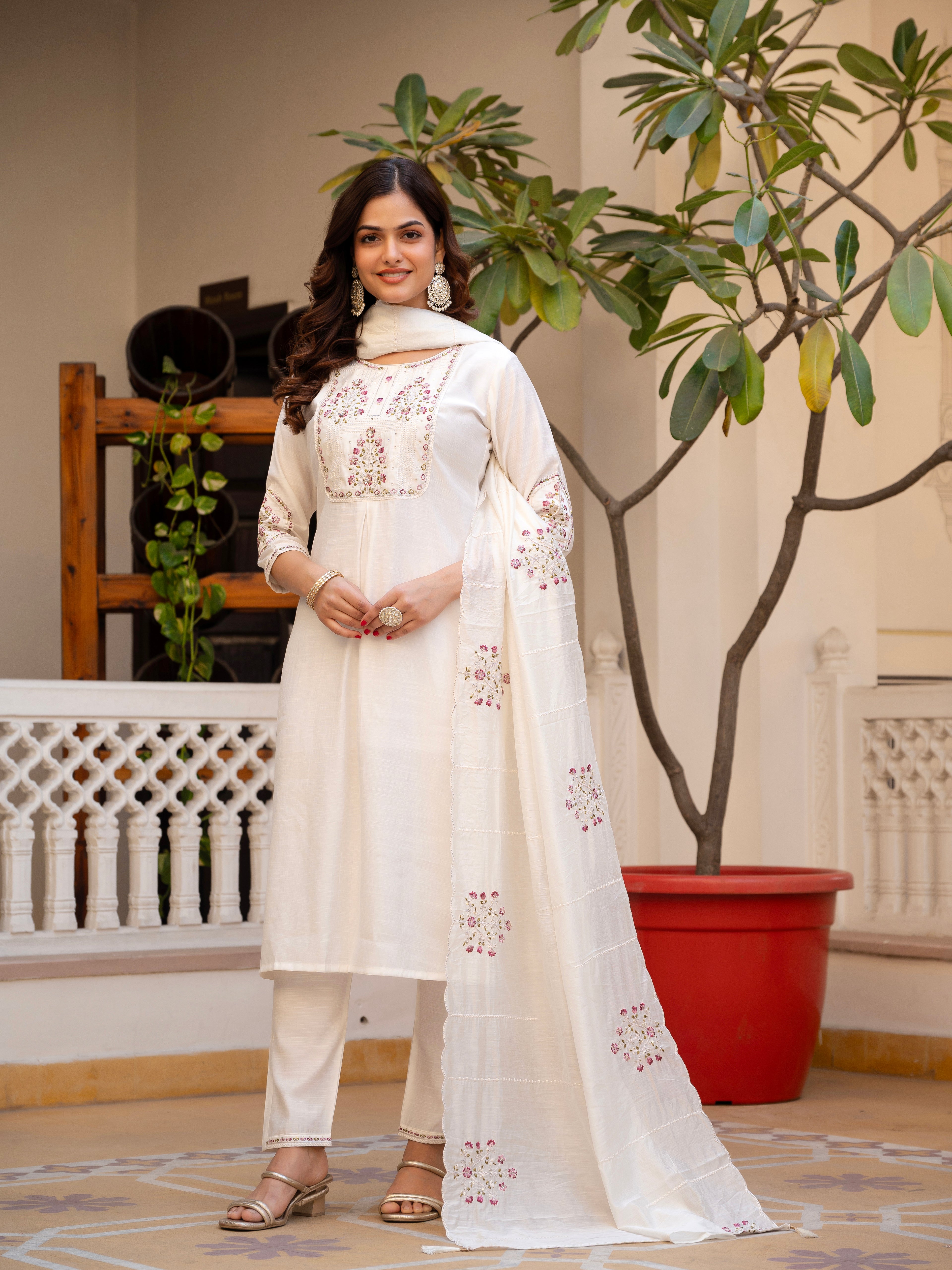 Very Attractive White Pure Viscose Mango Silk Suit Set