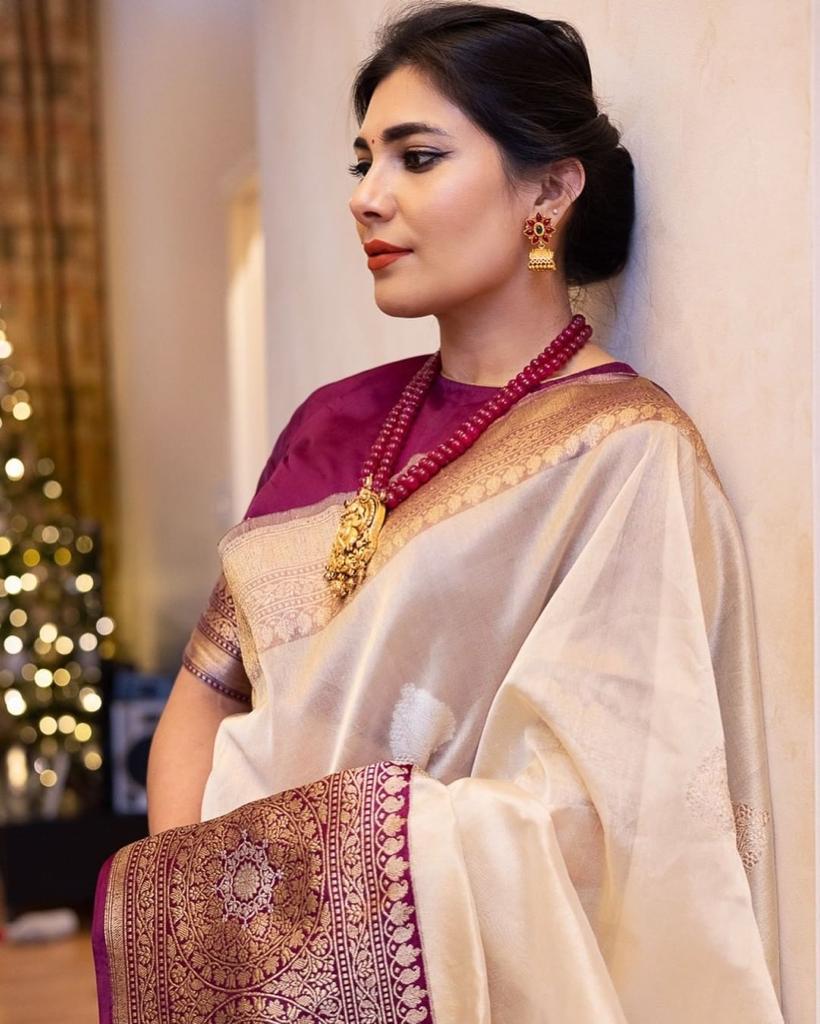 DESIGNER KANJIVARAM SILK SAREE WITH RICH GOLDEN ZARI WEAVING PALLU & BORDER WITH DESIGNER PURE SILK BLOUES