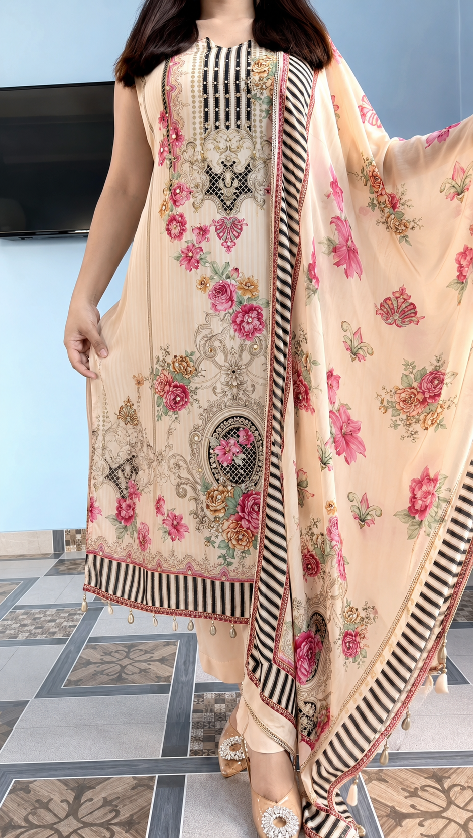 Elegant Floral Printed Muslin Suit Set with Dupatta