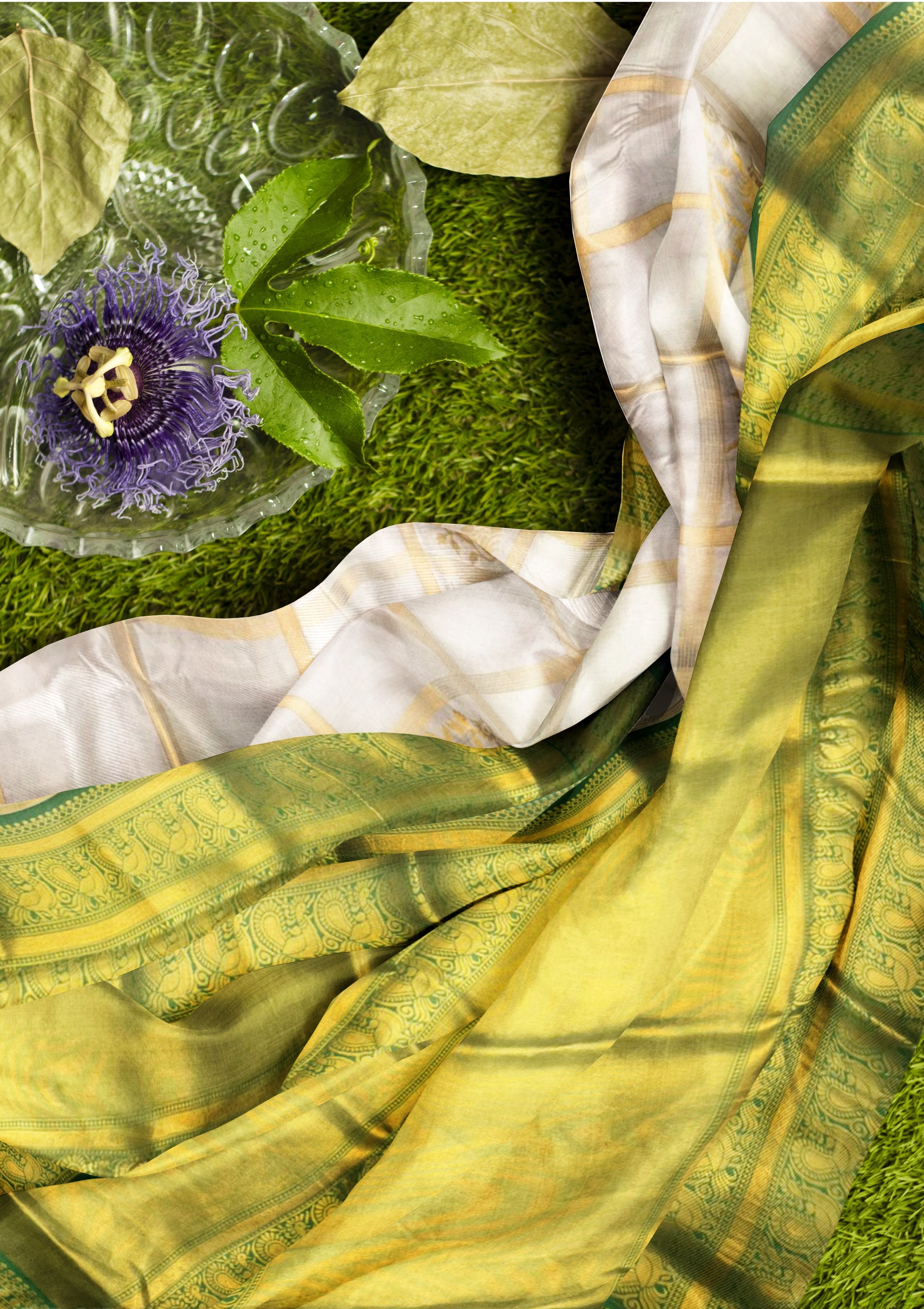 Women Kanjeevaram Woven Silk Saree with Contrast Border