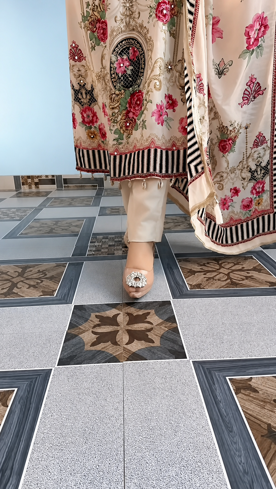 Elegant Floral Printed Muslin Suit Set with Dupatta