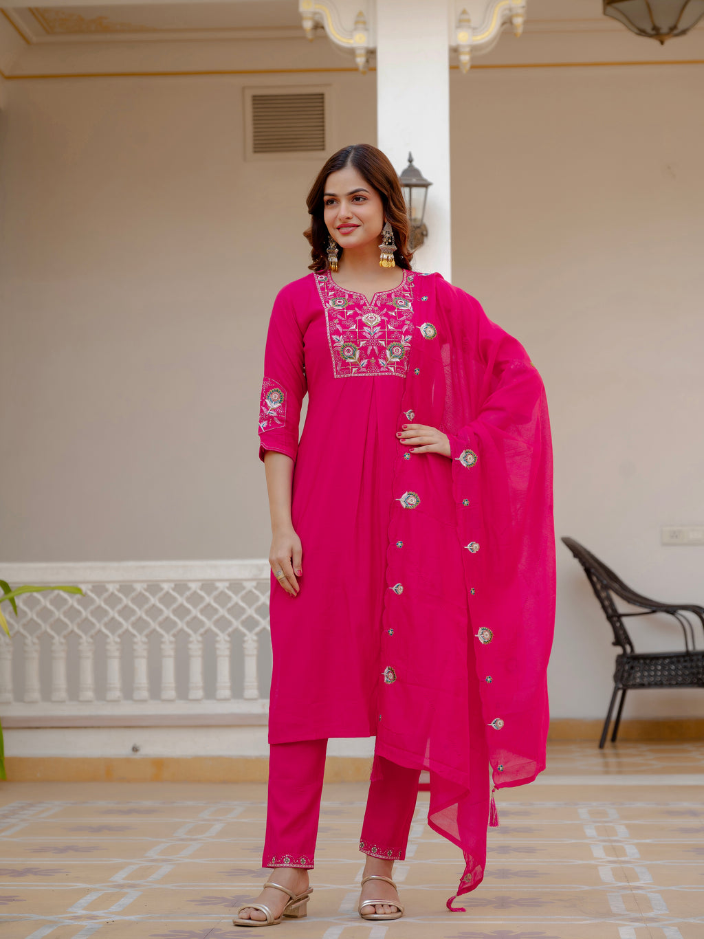 Elegant Pink Embroidered Ethnic Kurta Set for Women