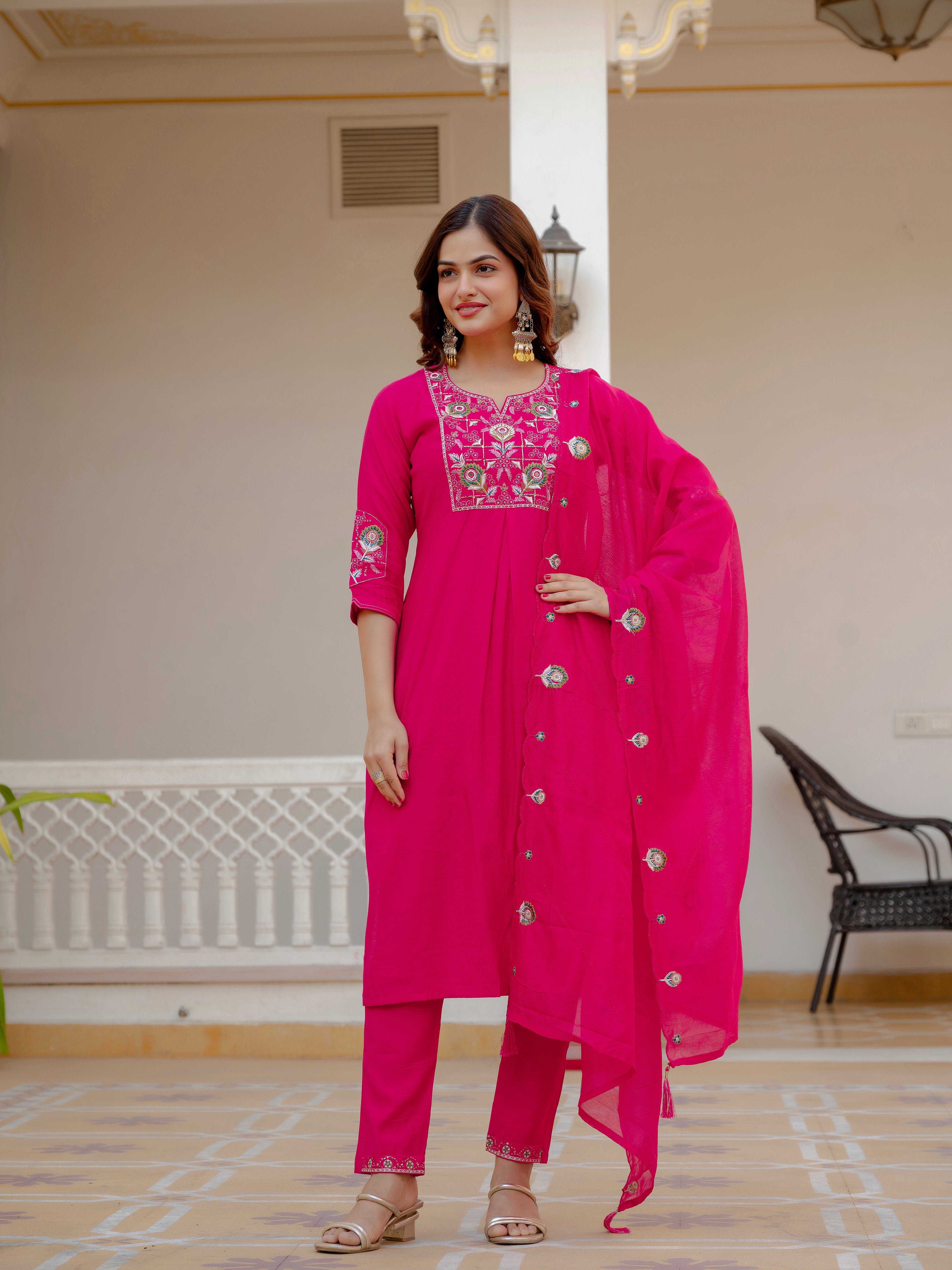 Elegant Pink Embroidered Ethnic Kurta Set for Women