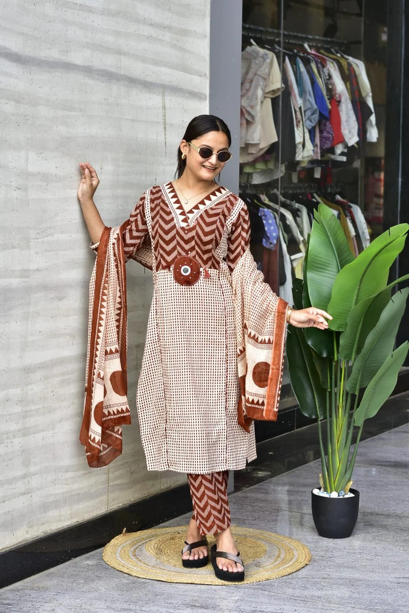 VERY BEAUTIFUL PURE MUL COTTON EMBROIDERY SUIT SET