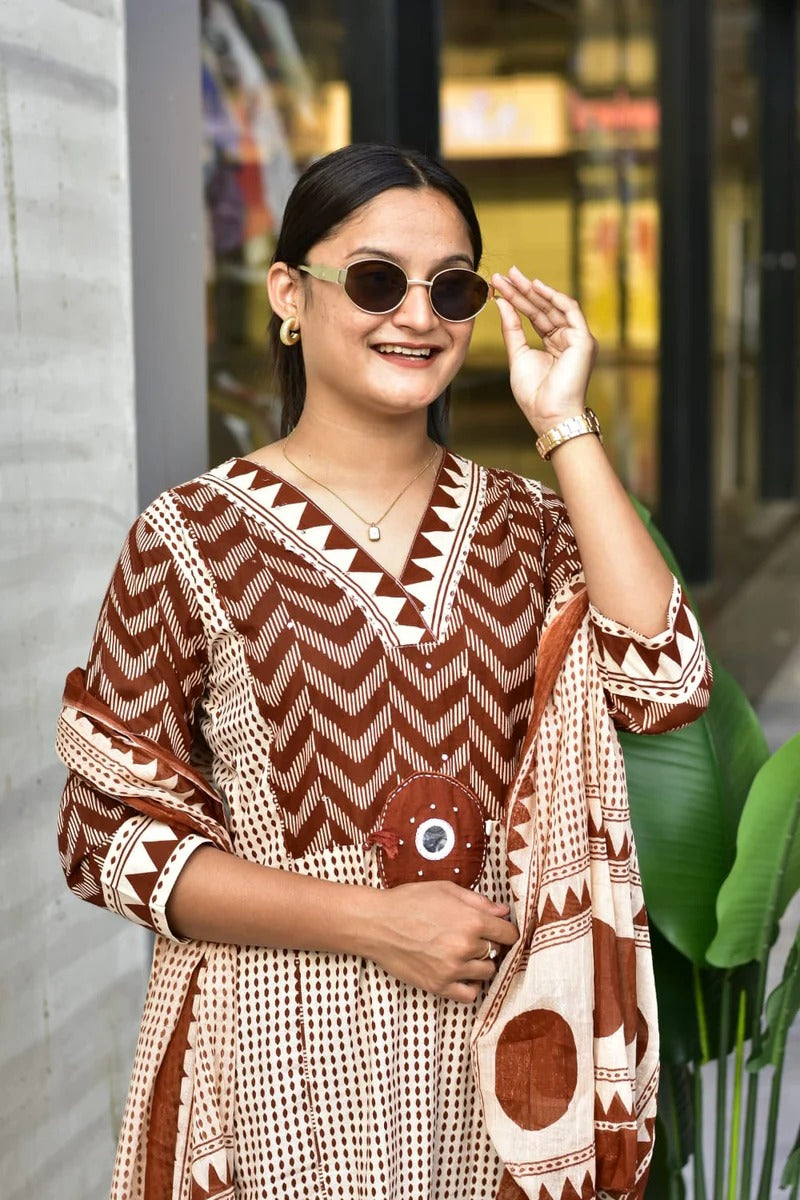 VERY BEAUTIFUL PURE MUL COTTON EMBROIDERY SUIT SET