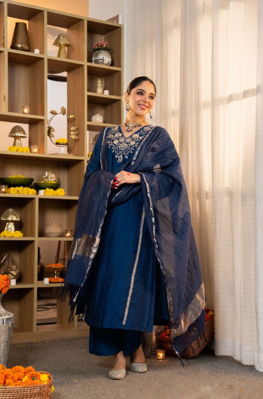 ELEGANT BANARASI SATORI SILK SUIT SET
