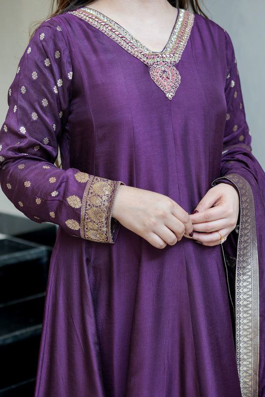 Premium Banarasi Anarkali Suit Set – Handwork Neckline & Zari Flare