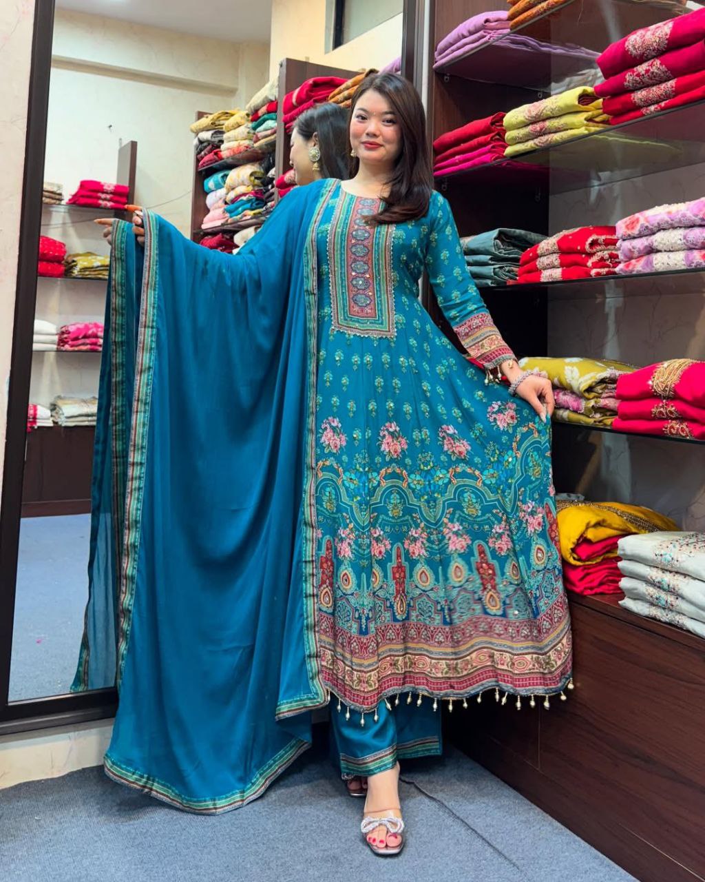 VERY DELIGHTFUL PREMIUM SILK HANDWORK SUIT SET