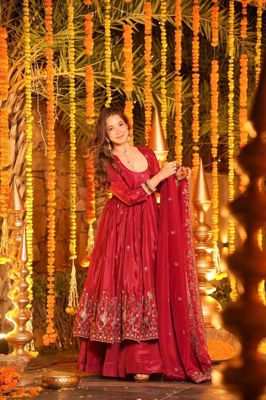 Very Gorgeous Designer Heavy Crepe Silk Anarkali Suit Set