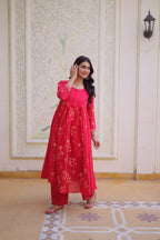 Stylish pink Embroidered Kurta Set