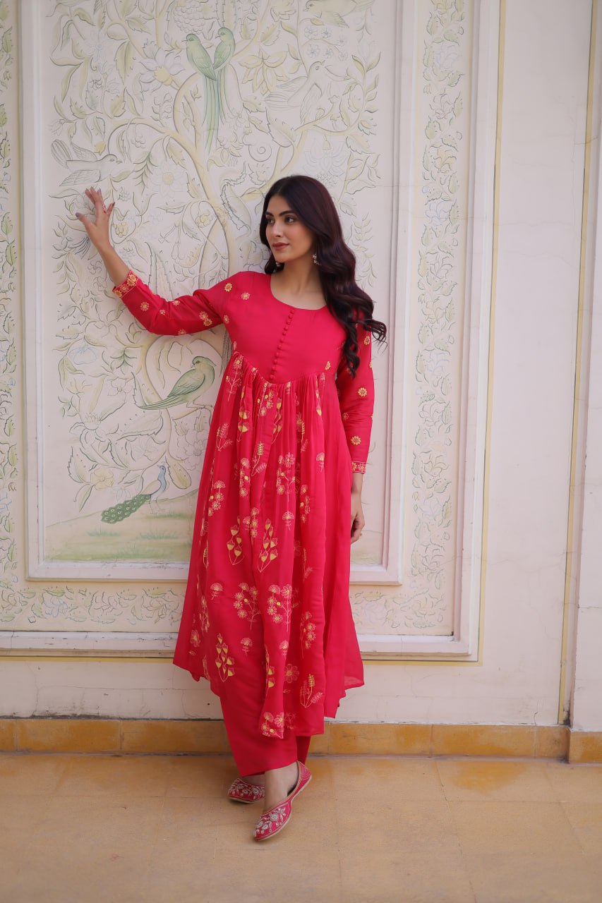 Stylish pink Embroidered Kurta Set