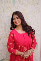 Stylish pink Embroidered Kurta Set