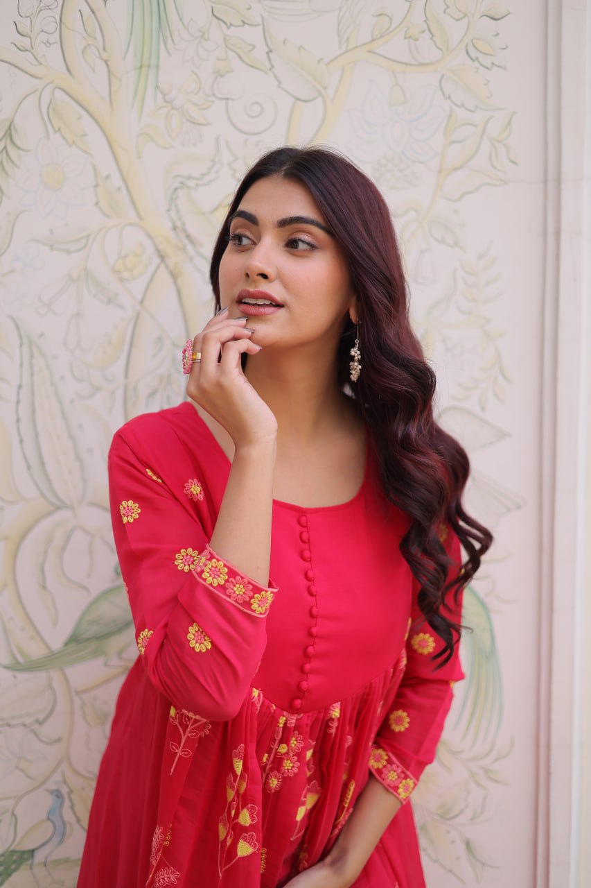 Stylish pink Embroidered Kurta Set