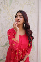 Stylish pink Embroidered Kurta Set
