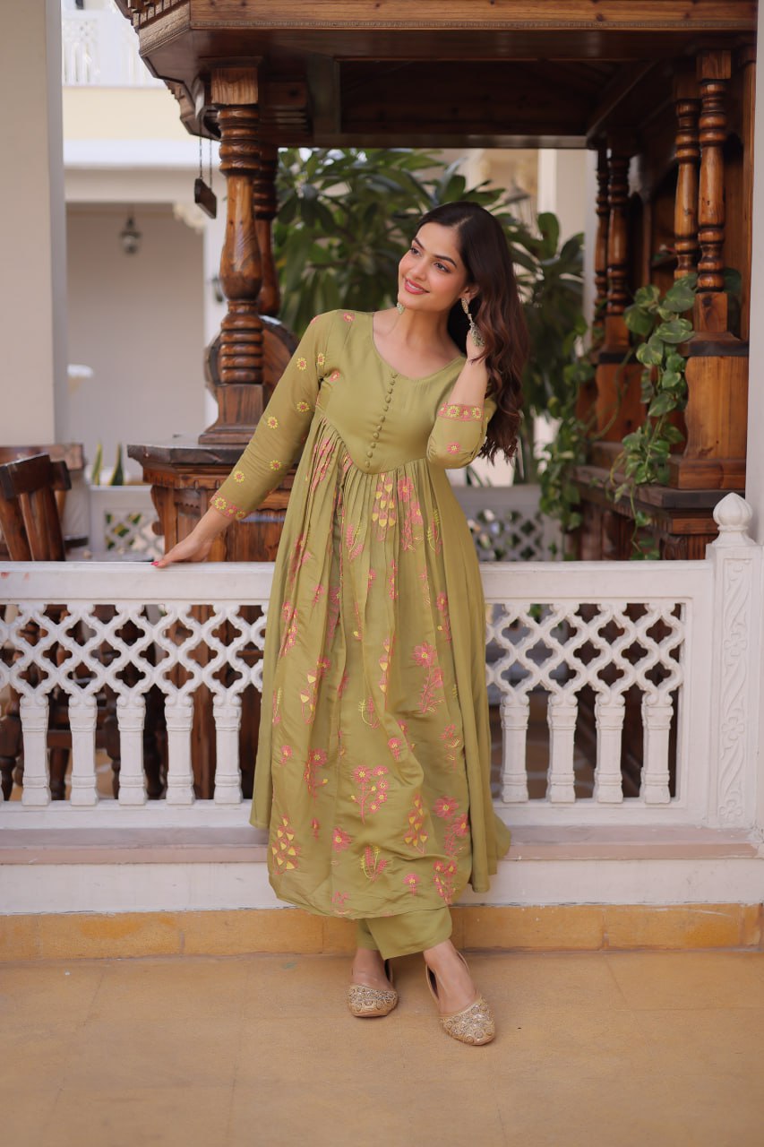 Elegant olive green ethnic kurta set