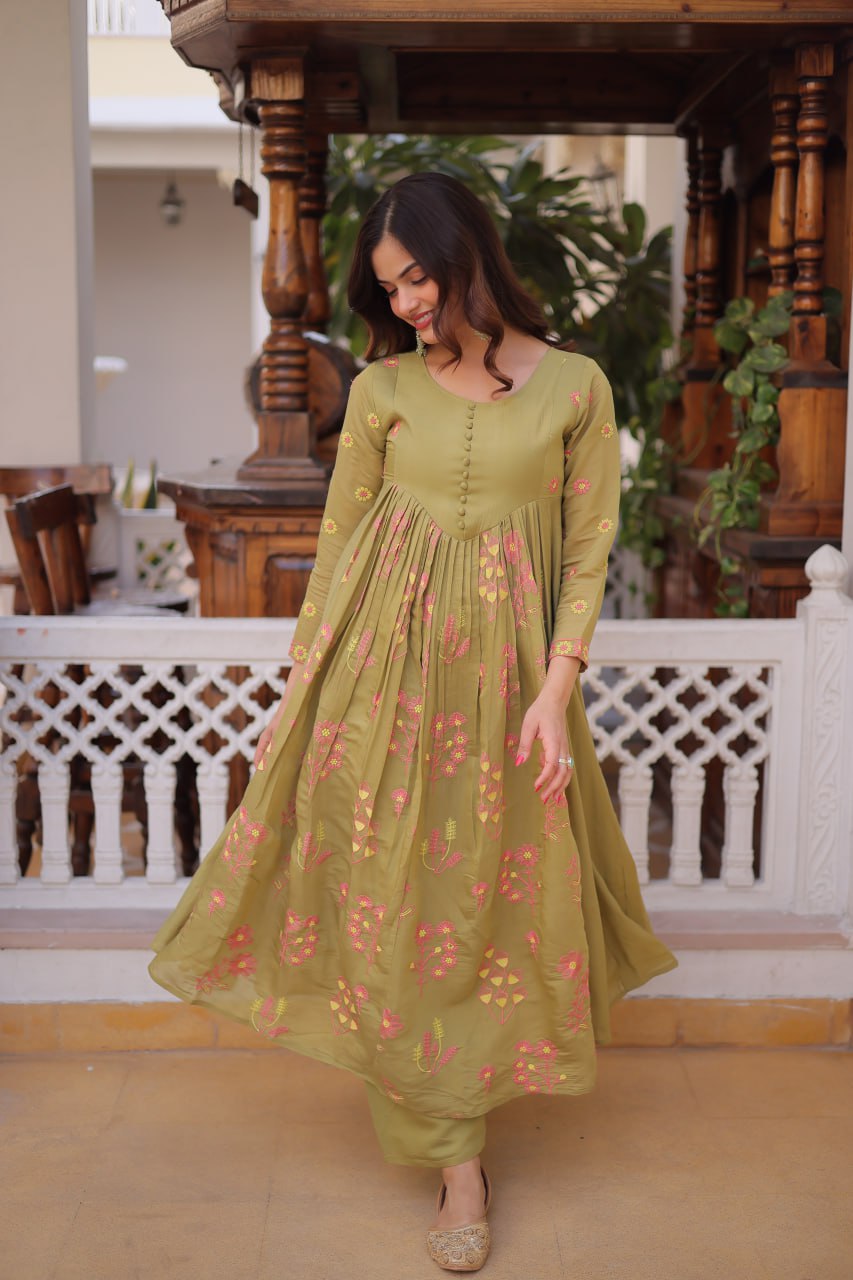 Elegant olive green ethnic kurta set