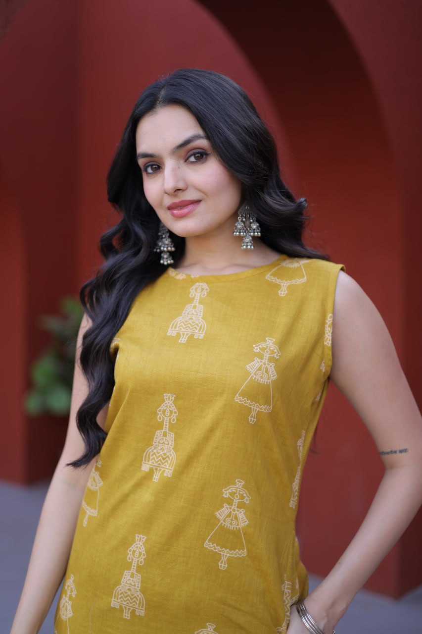 Women Mustard Printed Cotton Kurta Pant Set