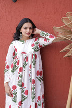 Women White Red Floral Print Cotton Kurta Pant Set